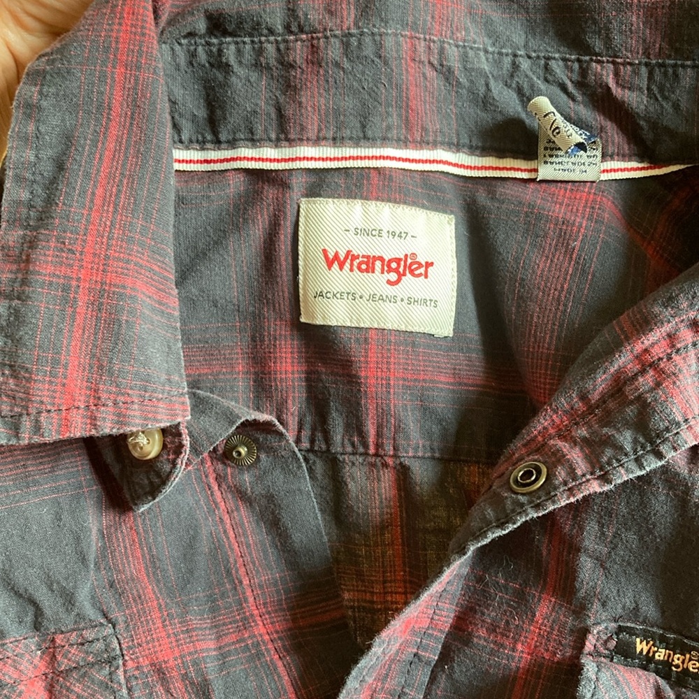 Wrangler Charcoal Gray and Red Plaid Shirt